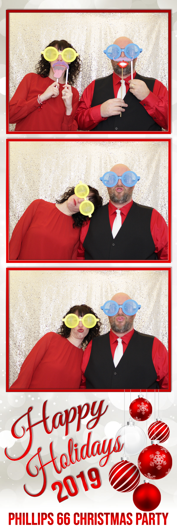 Phillips 66 Christmas Party | View more photos from the event at gallery.photoboothbillings.com/u/PhotoBoothBillings/Phillips-66-Christmas-Party